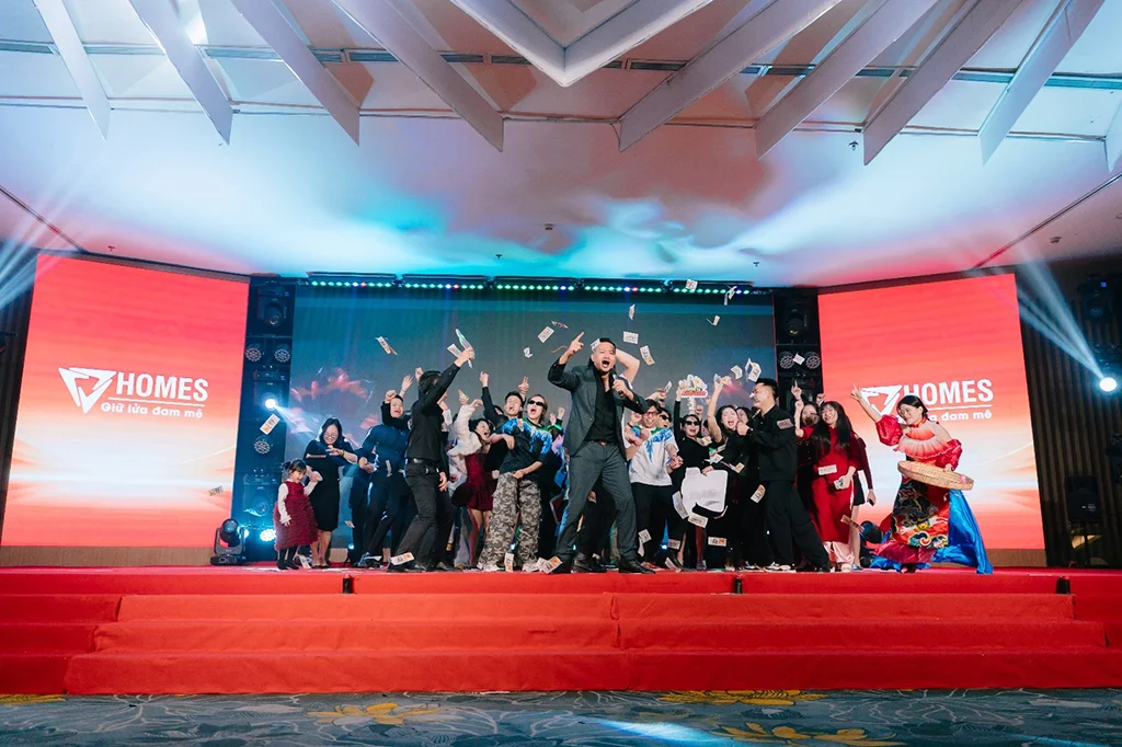 Gala Year End Party VHOMES 2025: Dấu ấn hành trình - Chuyển mình bứt phá