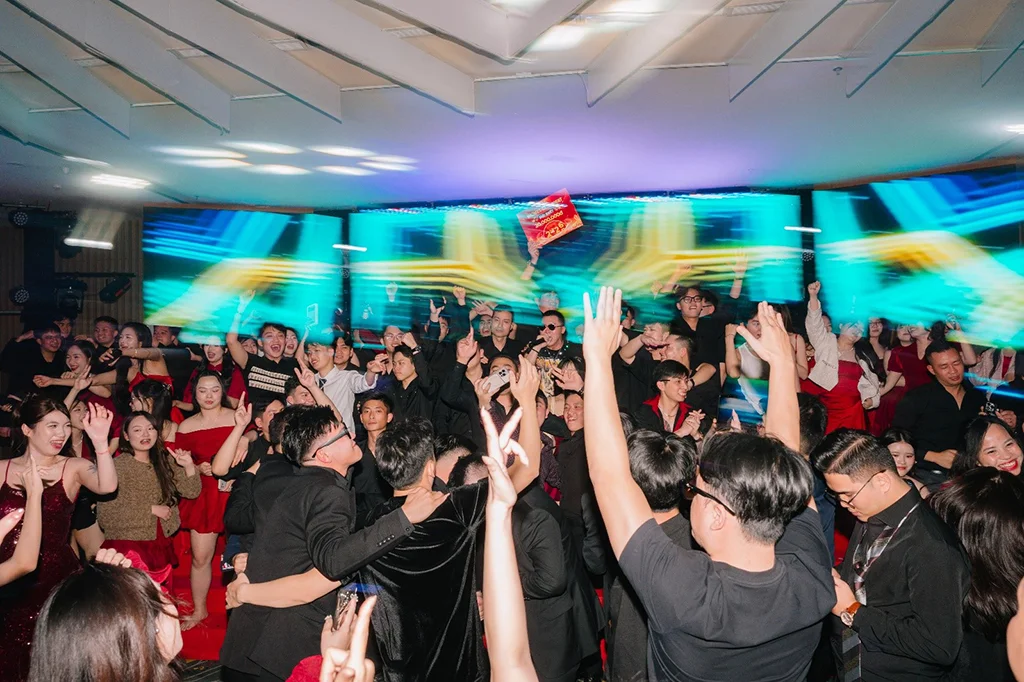 Gala Year End Party VHOMES 2025: Dấu ấn hành trình - Chuyển mình bứt phá