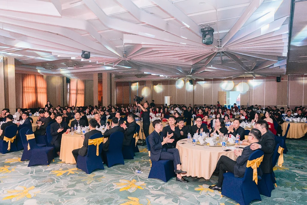 Gala Year End Party VHOMES 2025: Dấu ấn hành trình - Chuyển mình bứt phá